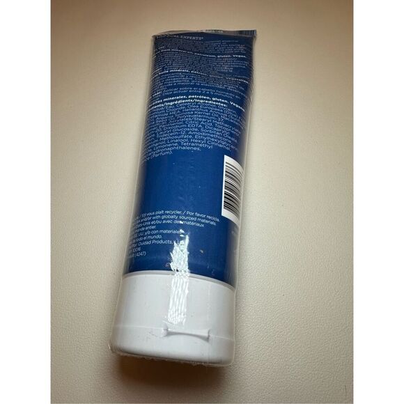 Ouidad MOISTURE LOCK™ ALL CURLS Ultra-Nourishing Intense Hydrating Mask 7.8 fl o - Picture 3 of 4